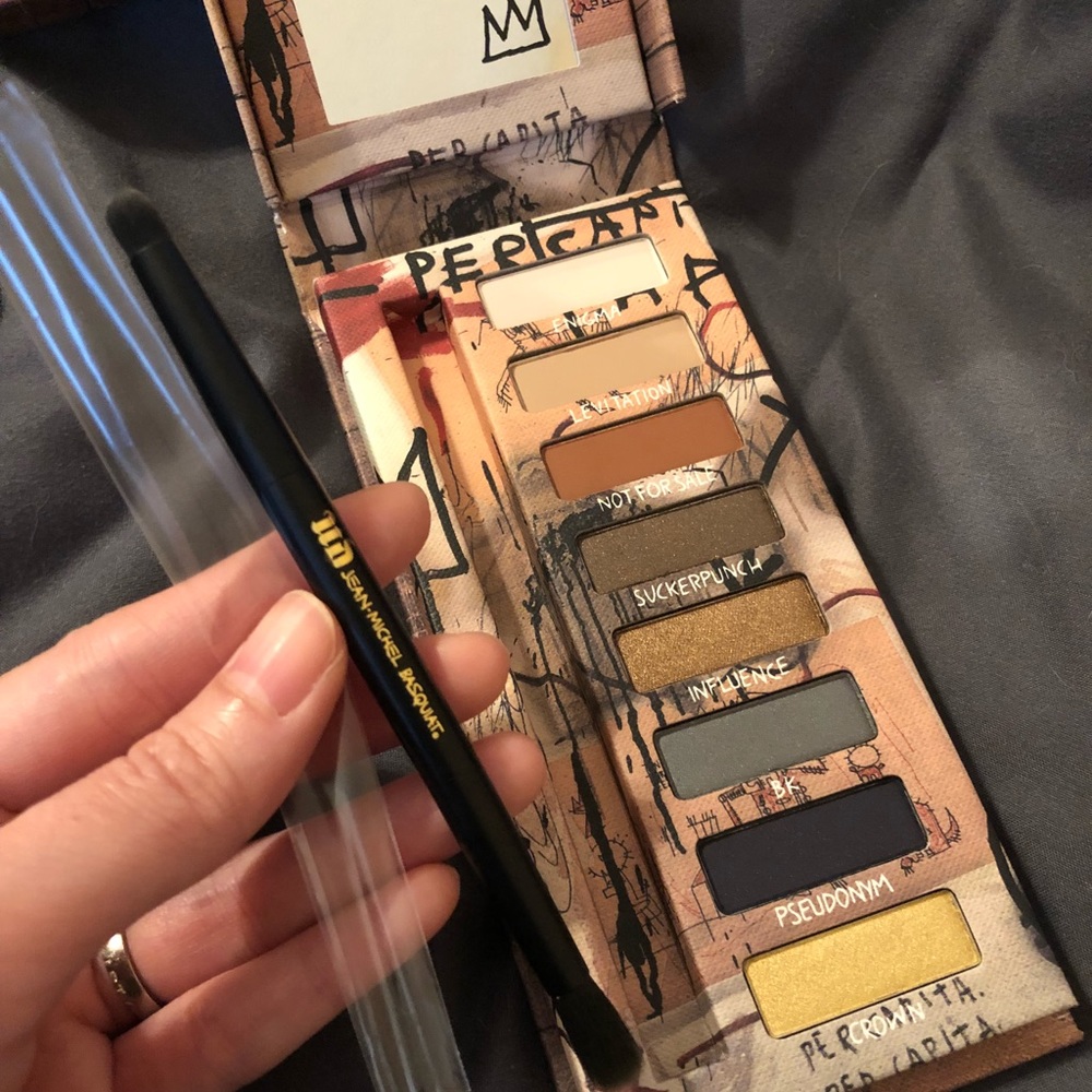 Urban Decay eyeshadow palette